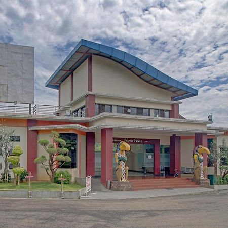 Oyo 89997 Hotel Bumi Kedaton Waterpark Bandar Lampung Eksteriør billede