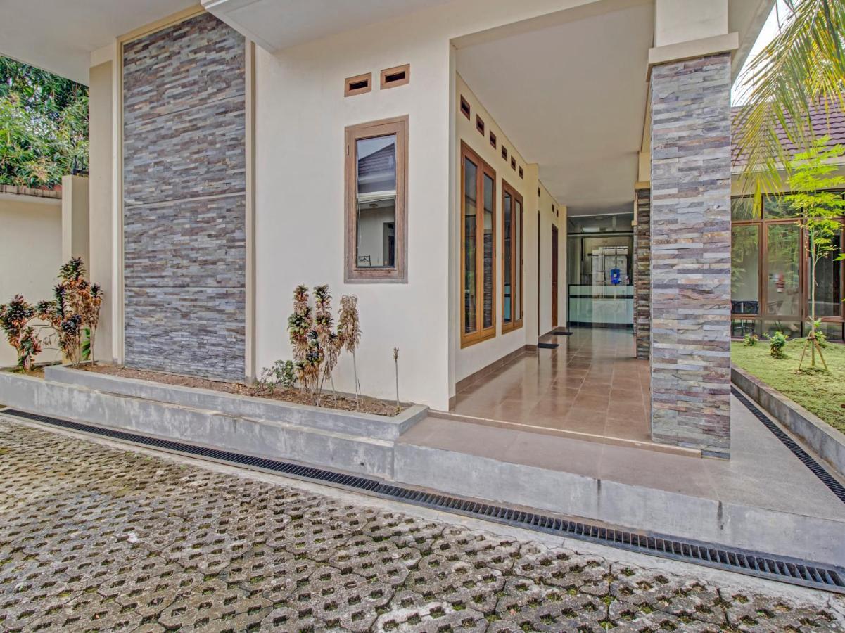 Oyo 89997 Hotel Bumi Kedaton Waterpark Bandar Lampung Eksteriør billede