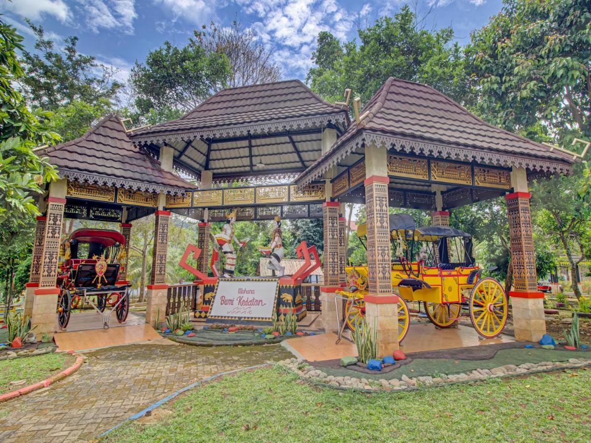 Oyo 89997 Hotel Bumi Kedaton Waterpark Bandar Lampung Eksteriør billede