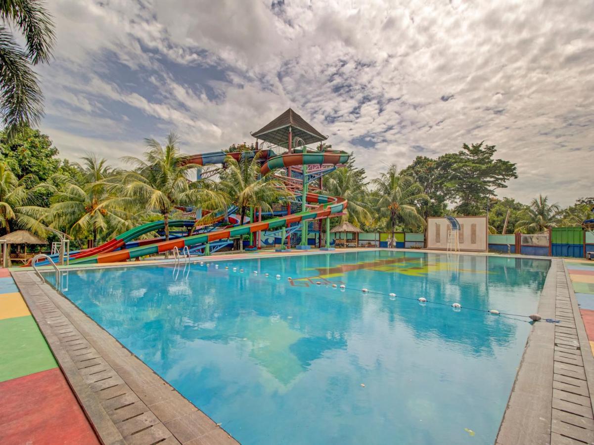 Oyo 89997 Hotel Bumi Kedaton Waterpark Bandar Lampung Eksteriør billede