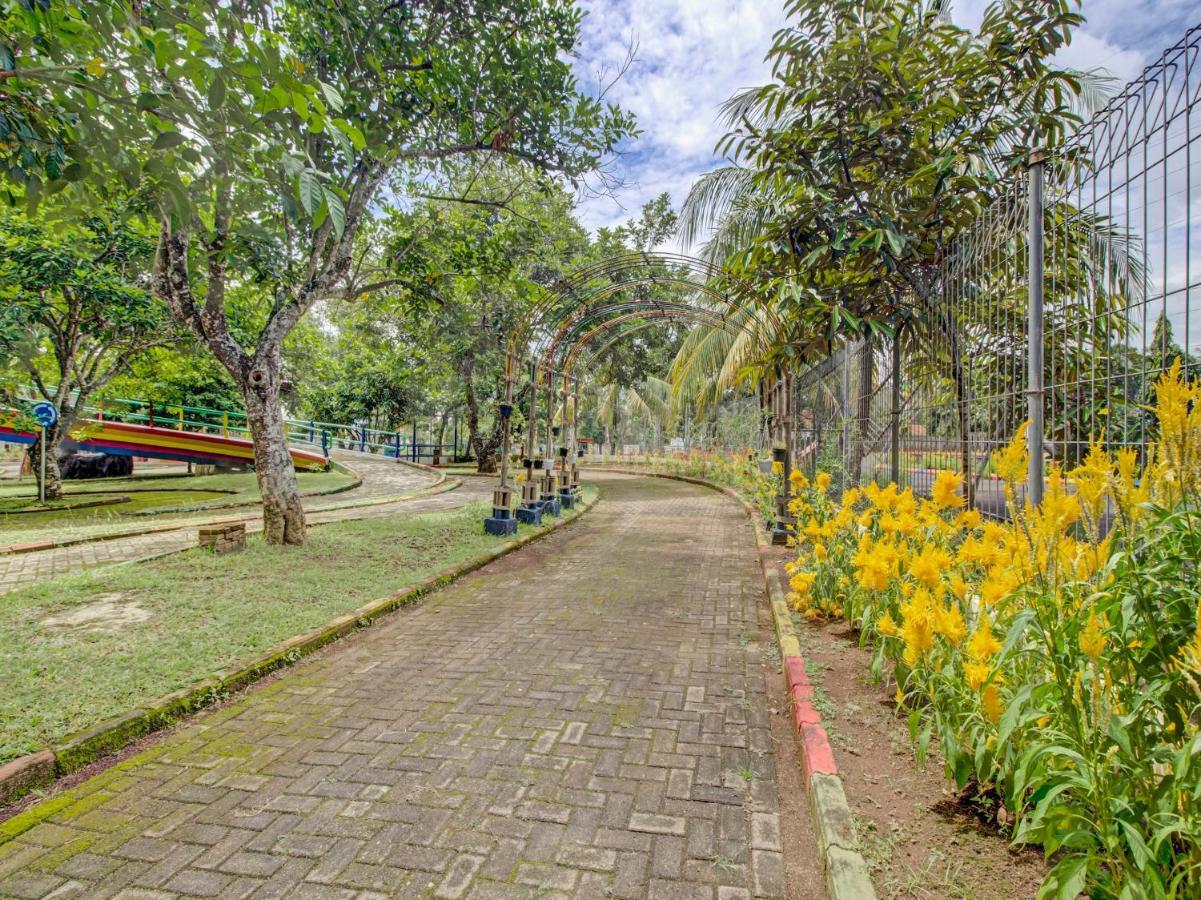 Oyo 89997 Hotel Bumi Kedaton Waterpark Bandar Lampung Eksteriør billede