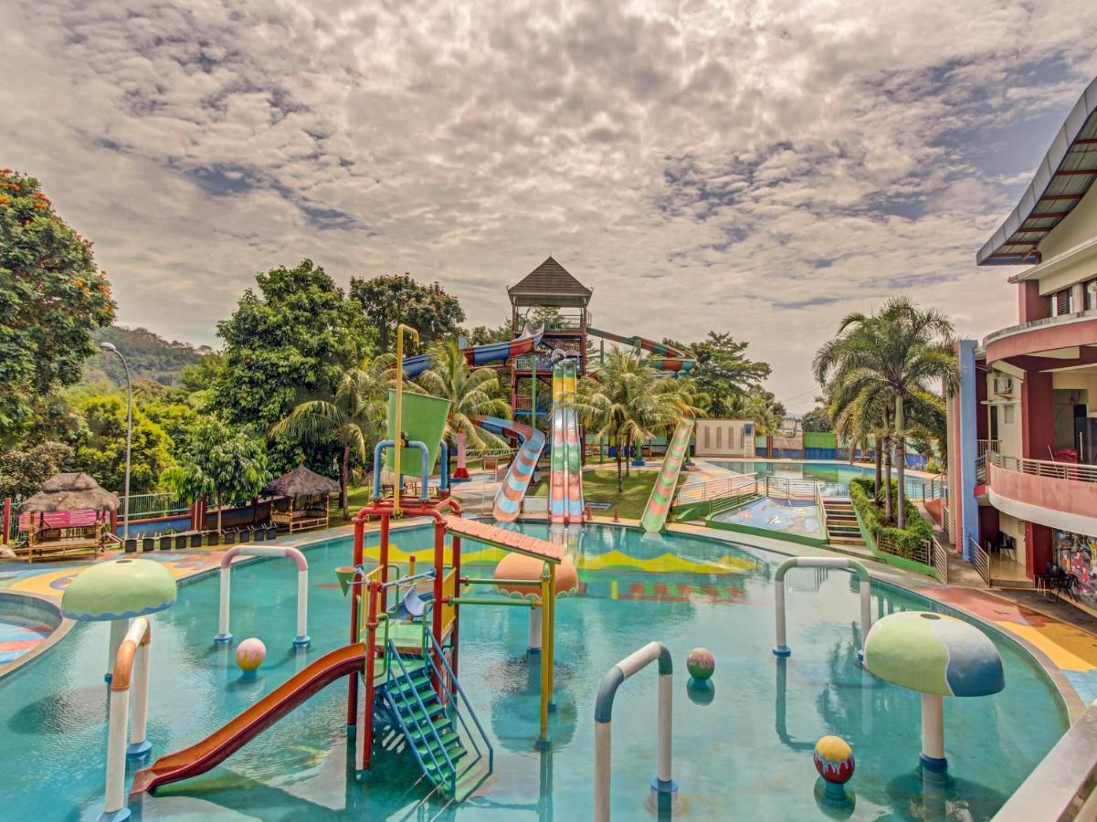 Oyo 89997 Hotel Bumi Kedaton Waterpark Bandar Lampung Eksteriør billede